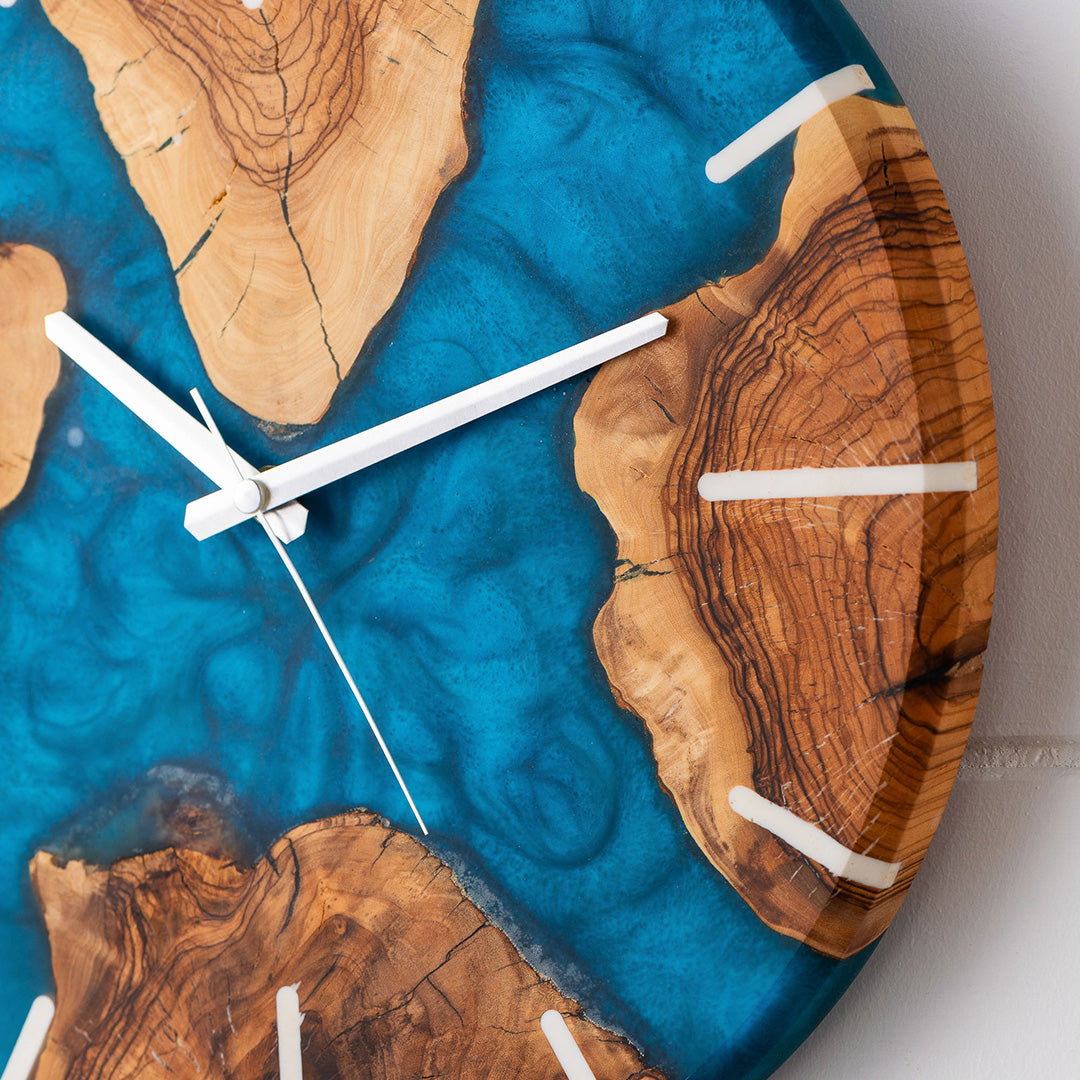 Lapis-Wanduhr