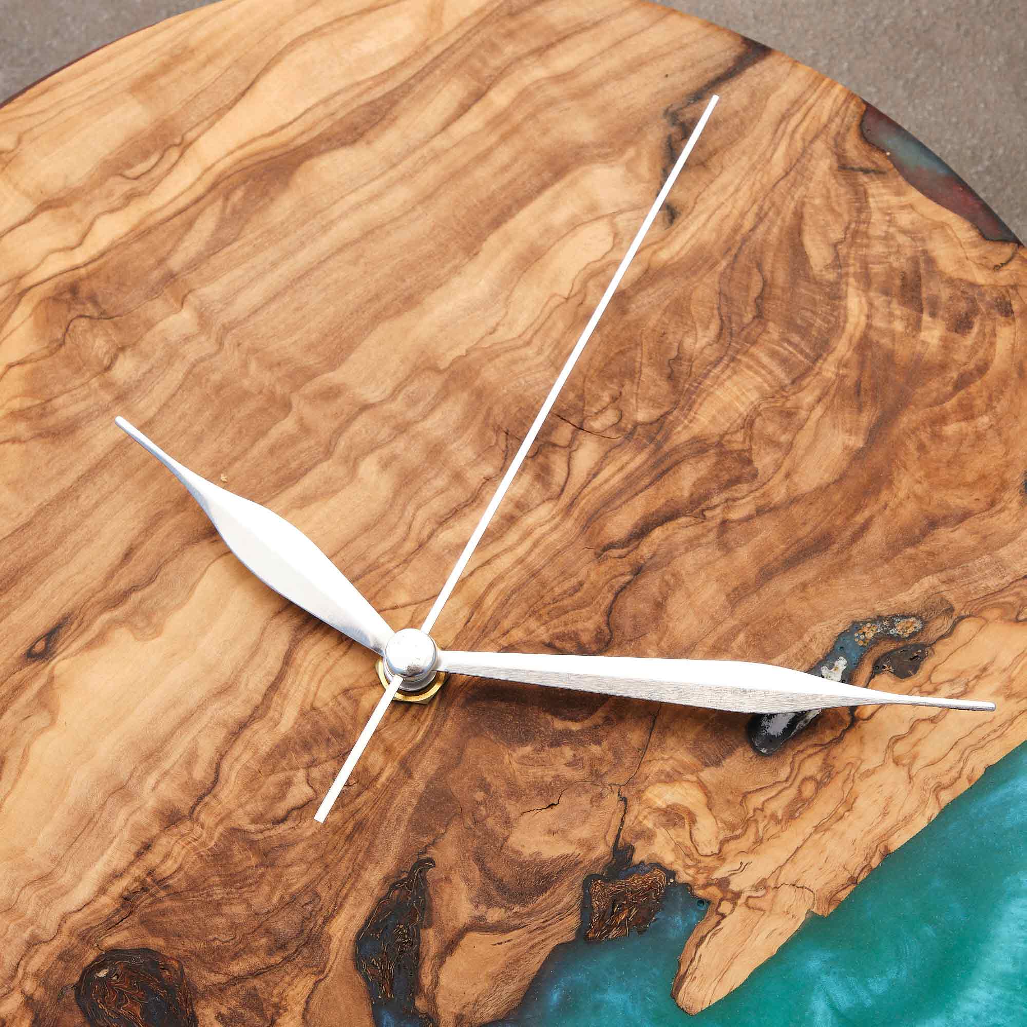Bunte Wanduhr